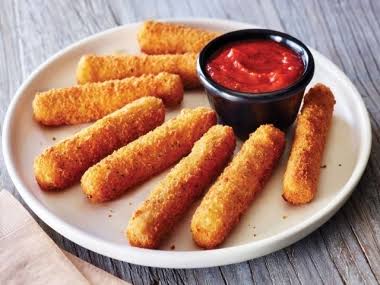 Mozzarella Sticks (8 pcs)